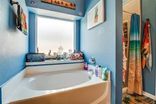 805 E Huitt Ln, Euless, TX 76040 - Photo 19