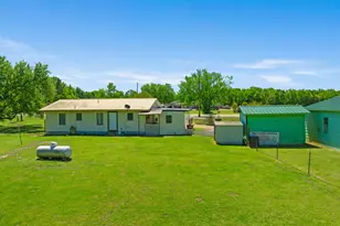 1530 W Front St, Blossom, TX 75416 - Photo 21