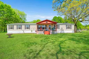 1530 W Front St, Blossom, TX 75416 - Photo 3