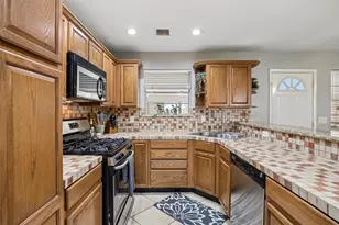 635 Classen Dr, Dallas, TX 75218 - Photo 13