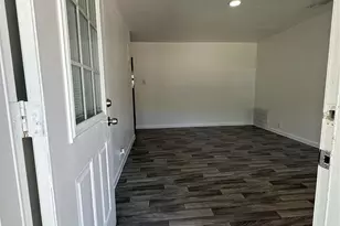 813 32nd St, Grand Prairie, TX 75050 - Photo 3