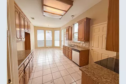 8902 Bayshore Lane, Rowlett, TX 75088 - Photo 5