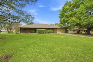 201 N Brown St, Tom Bean, TX 75489 - Photo 5