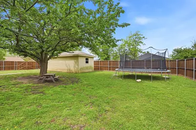 201 N Brown Street, Tom Bean, TX 75489 - Photo 29