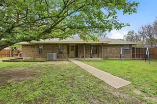201 N Brown St, Tom Bean, TX 75489 - Photo 27
