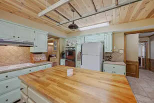 201 N Brown St, Tom Bean, TX 75489 - Photo 15