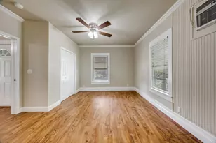 913 W Day St, Denison, TX 75020 - Photo 9