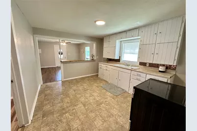 500 W Lone Star Avenue, Cleburne, TX 76033 - Photo 13