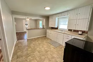 500 W Lone Star Ave, Cleburne, TX 76033 - Photo 13