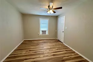 500 W Lone Star Ave, Cleburne, TX 76033 - Photo 9