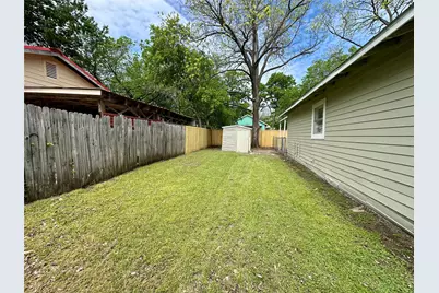 500 W Lone Star Avenue, Cleburne, TX 76033 - Photo 15