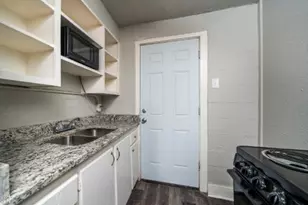 526 E N 7th St, Abilene, TX 79601 - Photo 3