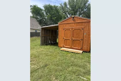 10906 Shady Oaks Drive, Runaway Bay, TX 76426 - Photo 21