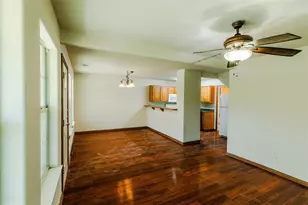 10906 Shady Oaks Dr, Runaway Bay, TX 76426 - Photo 5