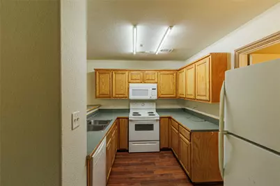 10906 Shady Oaks Drive, Runaway Bay, TX 76426 - Photo 7