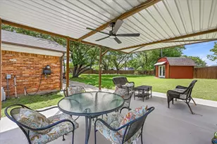 628 Robindale Ct, Bedford, TX 76022 - Photo 35