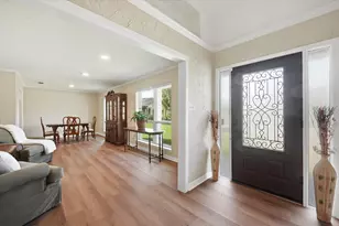 628 Robindale Ct, Bedford, TX 76022 - Photo 3