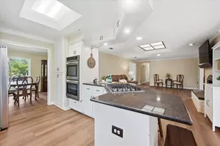 628 Robindale Ct, Bedford, TX 76022 - Photo 11