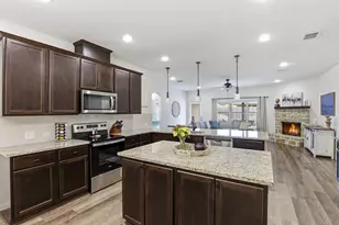 3205 Greenway Dr, Burleson, TX 76028 - Photo 15