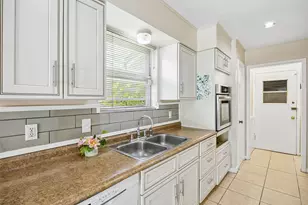 1918 Normandy Dr, Irving, TX 75060 - Photo 27