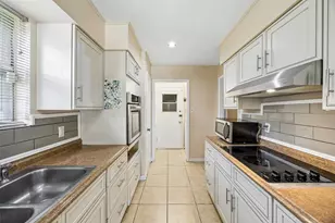 1918 Normandy Dr, Irving, TX 75060 - Photo 9