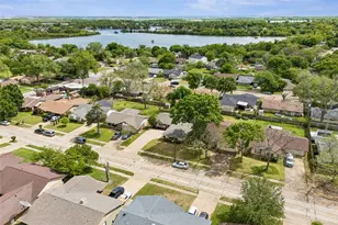 1918 Normandy Dr, Irving, TX 75060 - Photo 27