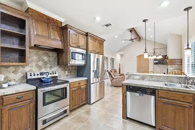 9601 Ravenswood Road, Granbury, TX 76049 - Photo 9