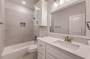 2033 S Edgewood Terrace, Fort Worth, TX 76105 - Photo 9