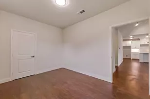 2033 S Edgewood Terrace, Fort Worth, TX 76105 - Photo 5