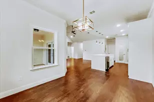 2033 S Edgewood Terrace, Fort Worth, TX 76105 - Photo 3