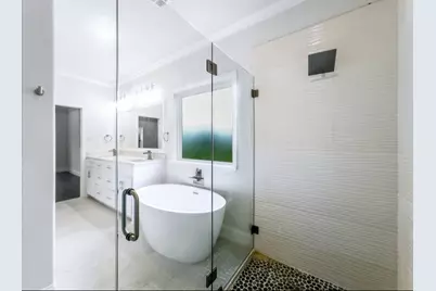 2033 S Edgewood Terrace, Fort Worth, TX 76105 - Photo 11