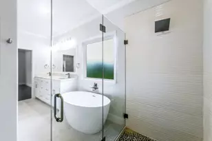 2033 S Edgewood Terrace, Fort Worth, TX 76105 - Photo 11