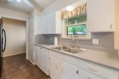 1906 Spring Valley Drive, Denton, TX 76208 - Photo 13