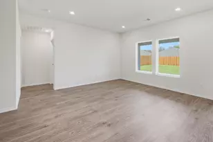 800 Barton Dr, Ennis, TX 75119 - Photo 31