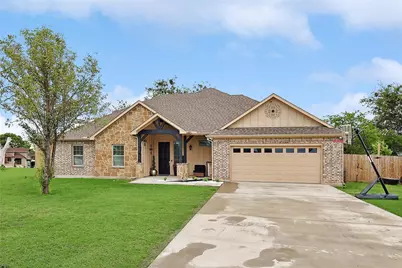 342 W Huffman Street, Krum, TX 76249 - Photo 3