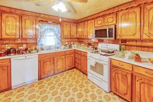 700 S Washington St, Pilot Point, TX 76258 - Photo 5