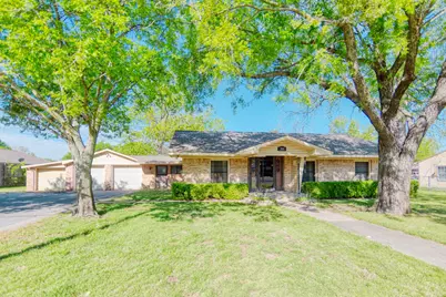 700 S Washington Street, Pilot Point, TX 76258 - Photo 1