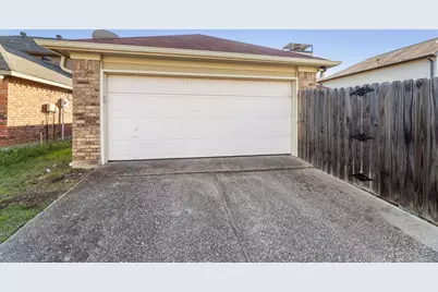 1813 Frosted Hill Drive, Carrollton, TX 75010 - Photo 3