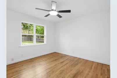 1112 Noble Avenue, Carrollton, TX 75006 - Photo 19