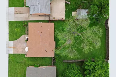 1112 Noble Avenue, Carrollton, TX 75006 - Photo 25