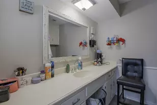 802 Crest Oak Ct, Arlington, TX 76012 - Photo 19