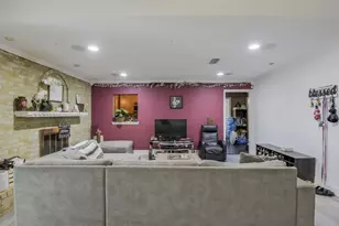 802 Crest Oak Ct, Arlington, TX 76012 - Photo 5