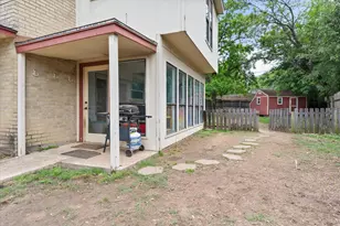 802 Crest Oak Ct, Arlington, TX 76012 - Photo 25