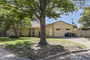 802 Crest Oak Ct, Arlington, TX 76012 - Photo 1