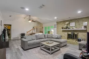802 Crest Oak Ct, Arlington, TX 76012 - Photo 7