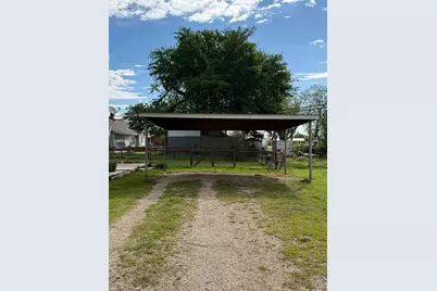 280 W 4th Street, Crawford, TX 76638 - Photo 19
