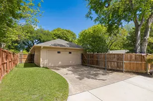 7718 Querida Ln, Dallas, TX 75248 - Photo 21