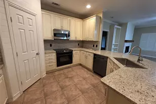 2716 Park Pl, Burleson, TX 76028 - Photo 19