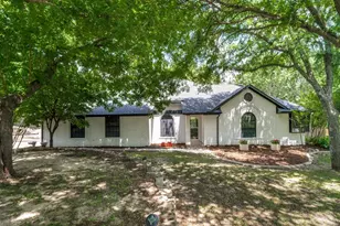 241 Southview Dr, Hudson Oaks, TX 76087 - Photo 1