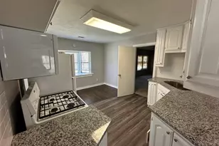 1210 Lindsey St, Denton, TX 76205 - Photo 3